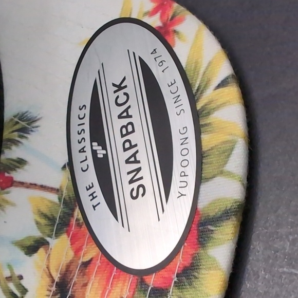 Toby Mac,Yupoong The Classic Men's Black/Floral Snapback Flat Bill Hat. - Picture 3 of 9